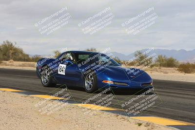 media/Jan-26-2025-SCCA SD (Sun) [[bcf61ed115]]/4-Women Novice/Session 2 (Turn 7 Inside)/